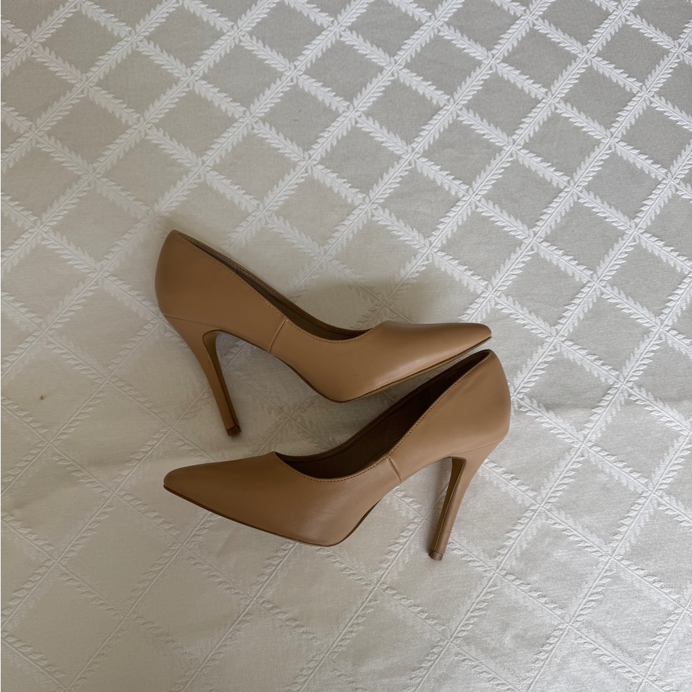 Elegant Tan Women's Heels